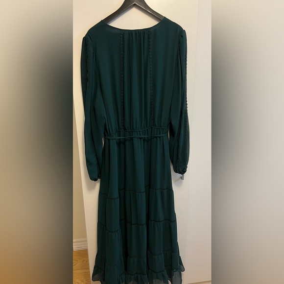 Ever New Curve Green Dress Size 18/20 - eyelet, waist and neck ties - Picture 2 of 4